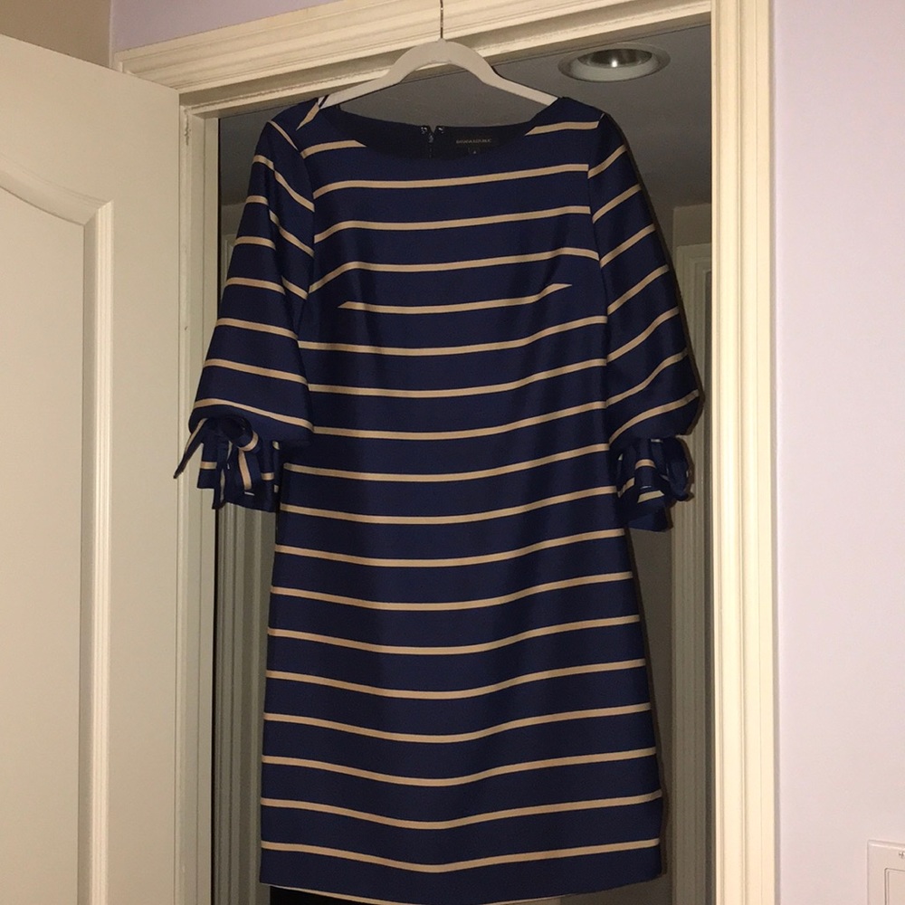 Banana Republic Striped Ballon Sleeve Dress